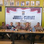 *Polda Sultra Gelar Jumat Curhat, Warga Sampaikan Aspirasi Soal Lalu Lintas dan Narkoba* *Polda Sultra Gelar Jumat Curhat, Warga Sampaikan Aspirasi Soal Lalu Lintas dan Narkoba*