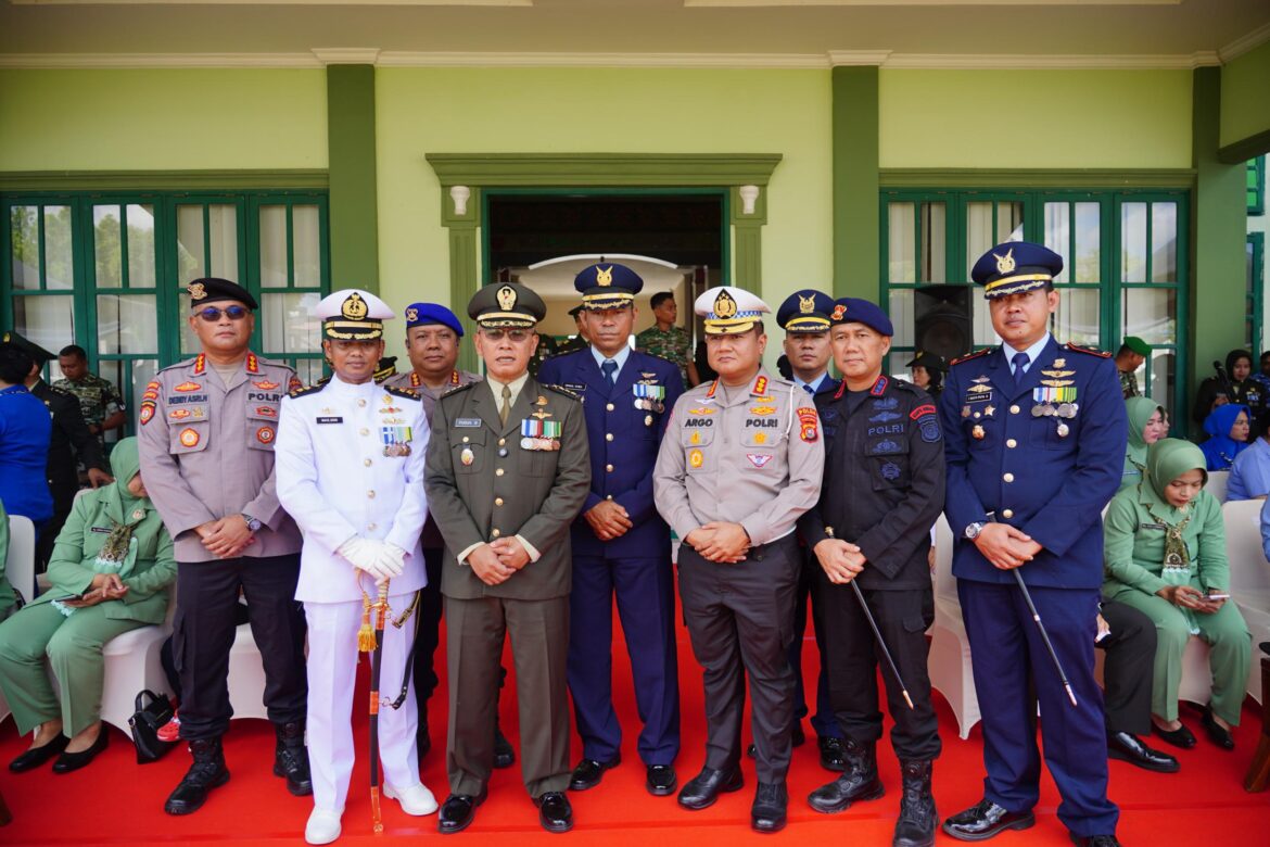 DIRLANTAS POLDA SULTRA HADIRI KEGIATAN “SURPRISE HUT TNI KE-80” DI KOREM 143/ HALUOLEO