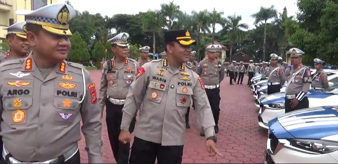 Dalam Rangka Menyukseskan Seleksi Tilawatil Qur’an dan Hadist (STQH) Nasional, DirLantas Polda Sultra Menggelar Apel Gelar Kendaraan Operasional.