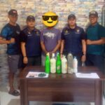 *Personel Ditpolairud Polda Sultra Amankan Terduga Pembawa Bahan Peledak Ikan di Perairan Kolaka* *Personel Ditpolairud Polda Sultra Amankan Terduga Pembawa Bahan Peledak Ikan di Perairan Kolaka*