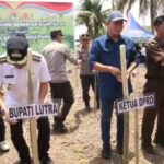 Karemuddin, Wakil Ketua DPRD Luwu Utara Hadiri Penanaman Jagung Serentak di Desa Tarak Tallu. Karemuddin, Wakil Ketua DPRD Luwu Utara Hadiri Penanaman Jagung Serentak di Desa Tarak Tallu.