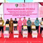 Bhayangkari Daerah Sultra Gelar Bakti Sosial “Bhayangkari Peduli” di Kolaka Timur Bhayangkari Daerah Sultra Gelar Bakti Sosial “Bhayangkari Peduli” di Kolaka Timur