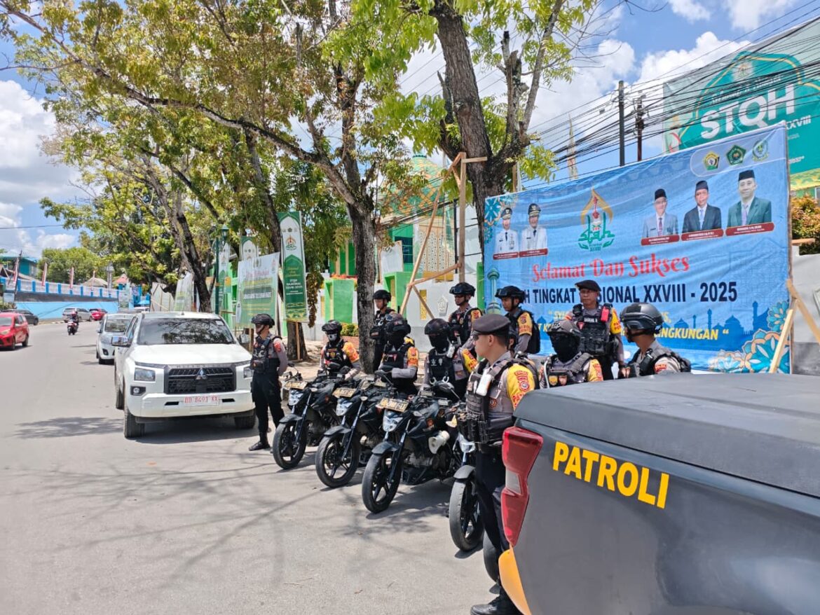 Personel Ditsamapta Polda Sultra Gelar Patroli Mobile di Lokasi Pelaksanaan STQH Nasional XXVIII di Kendari