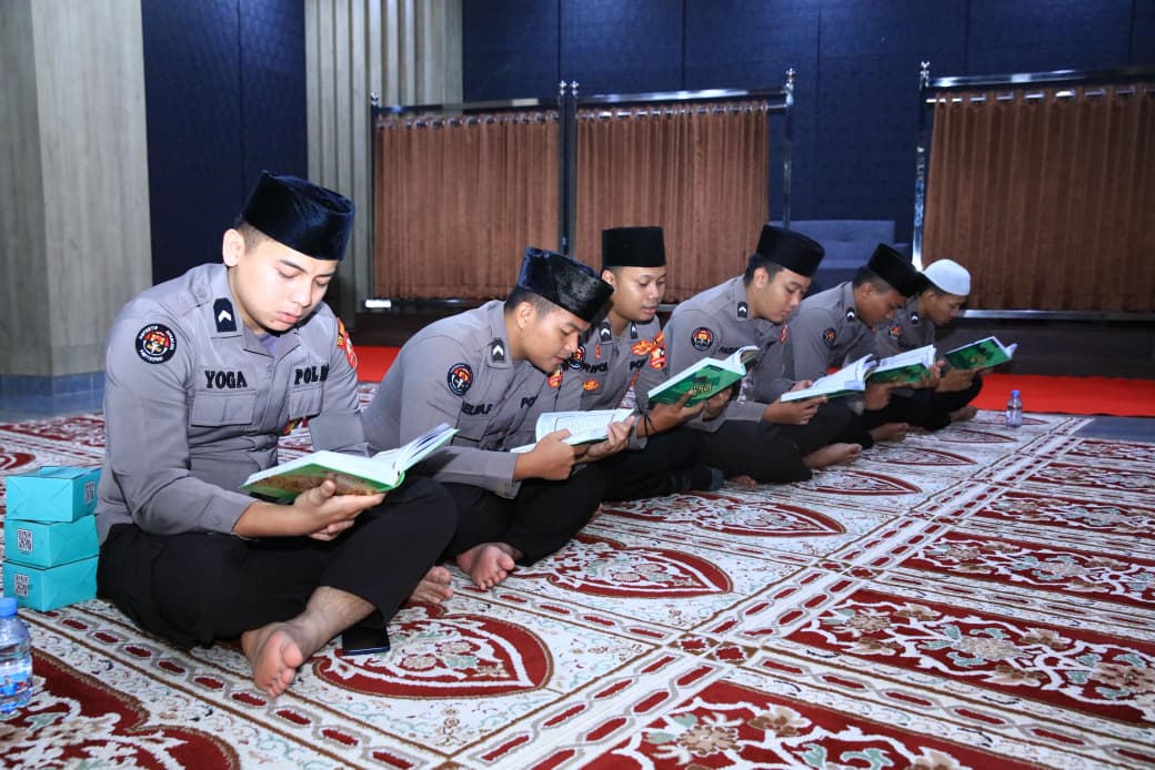 Jumat Berkah, Divisi Humas Polri Gelar Khataman dan Doa Bersama