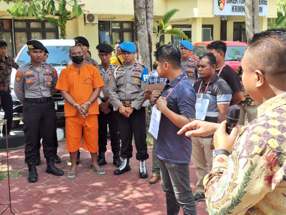 *Polda Sultra Gelar Rekonstruksi Kasus Penganiayaan oleh Anggota DPRD Wakatobi LT*