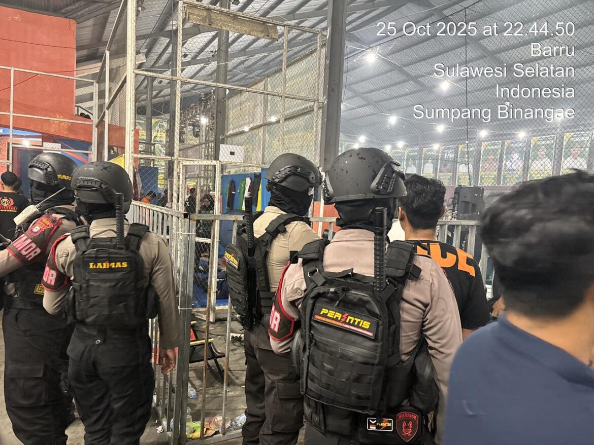 ​Ciptakan Rasa Aman, Perintis Presisi Sat Samapta Polres Barru Patroli Malam Sasar Lokasi Rawan