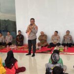 *Kapolda Sultra Kunjungi Sekolah Rakyat di Buteng, Motivasi Anak-Anak untuk Raih Cita-Cita Tinggi*
