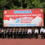 *Polda Sultra Gelar Upacara Hari Pahlawan, Wakapolda Ajak Personel Teladani Nilai Perjuangan* *Polda Sultra Gelar Upacara Hari Pahlawan, Wakapolda Ajak Personel Teladani Nilai Perjuangan*