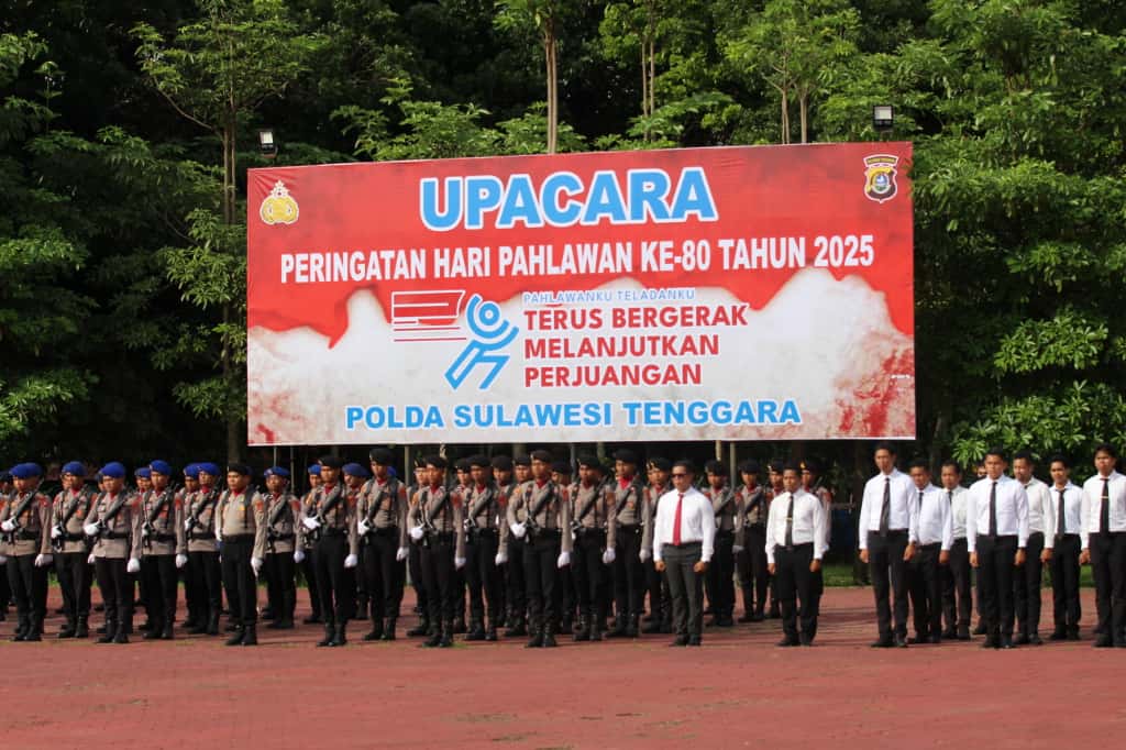 *Polda Sultra Gelar Upacara Hari Pahlawan, Wakapolda Ajak Personel Teladani Nilai Perjuangan*