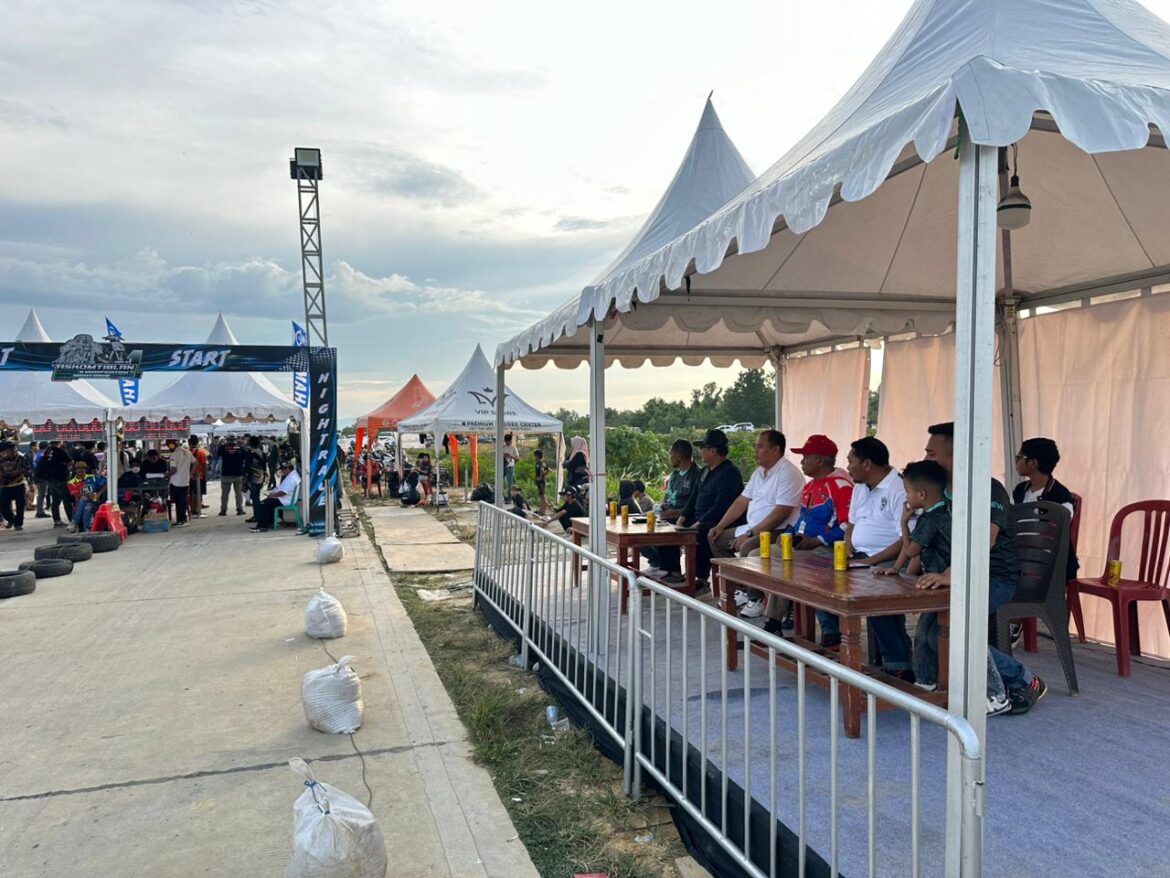 *Wadir Lantas Polda Sultra Hadiri Ajang “Askomtiblan Drag Bike Night Race Championship” di Kota Kendari*