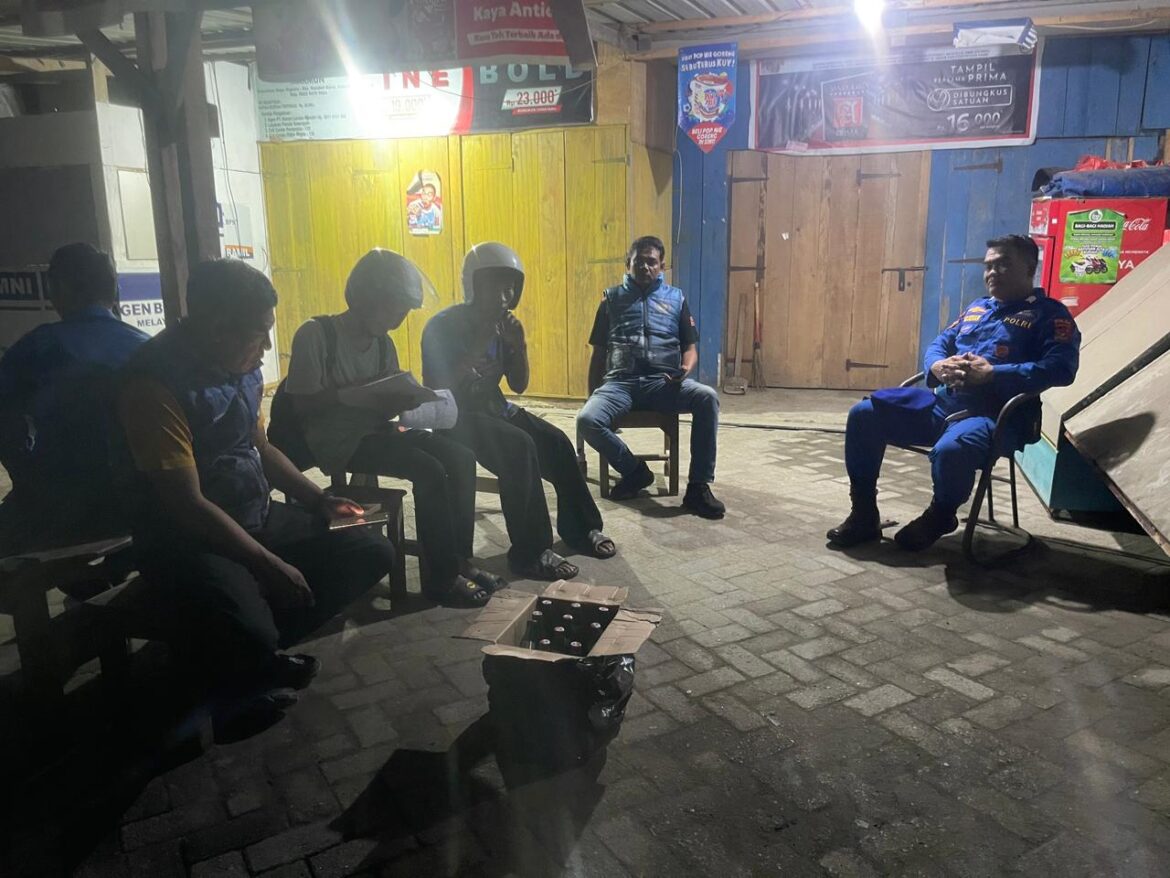 *Satgas Operasi Sikat Anoa 2025: 10 Botol Miras Diamankan Petugas di Pelabuhan Feri Kendari–Wawonii*