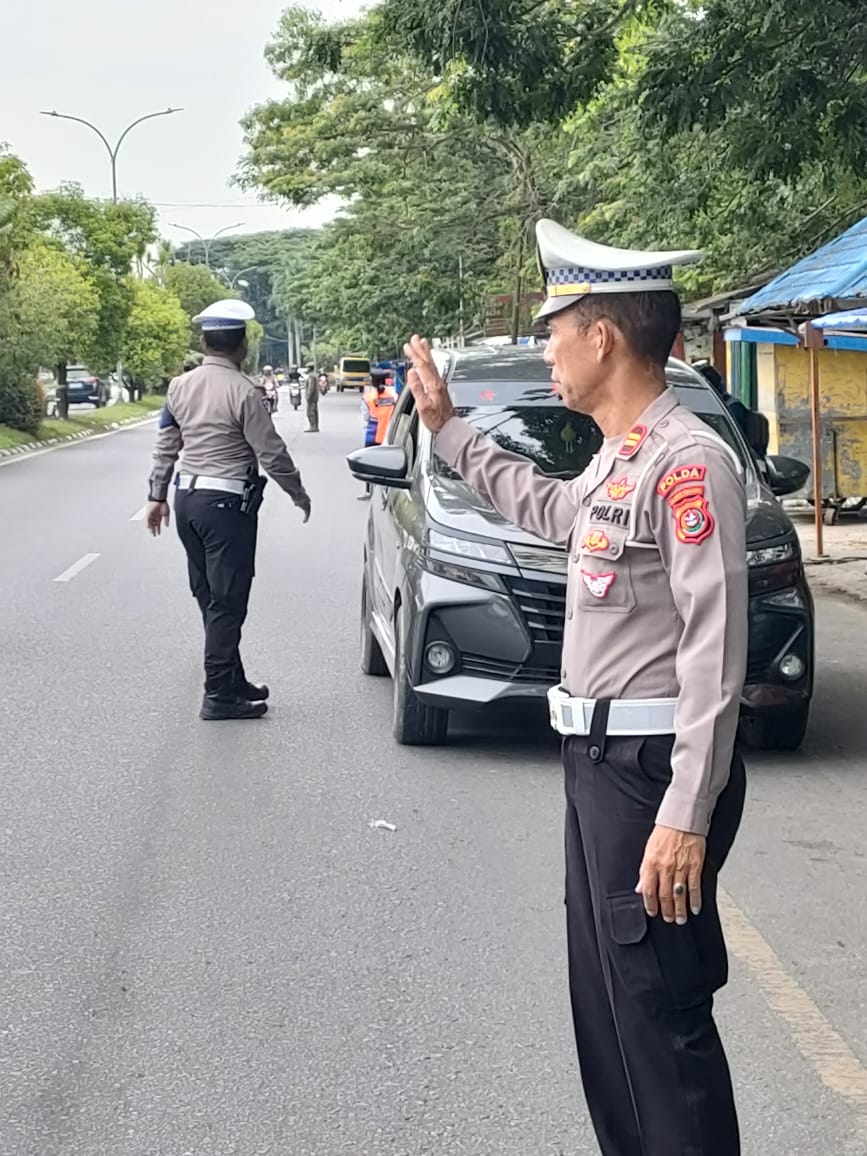 *Oerasi Kepatuhan Pajak, Ditlantas Polda Sultra Bersinergi dengan Bapenda dan Instansi Terkait Tertibkan Pajak Kendaraan*
