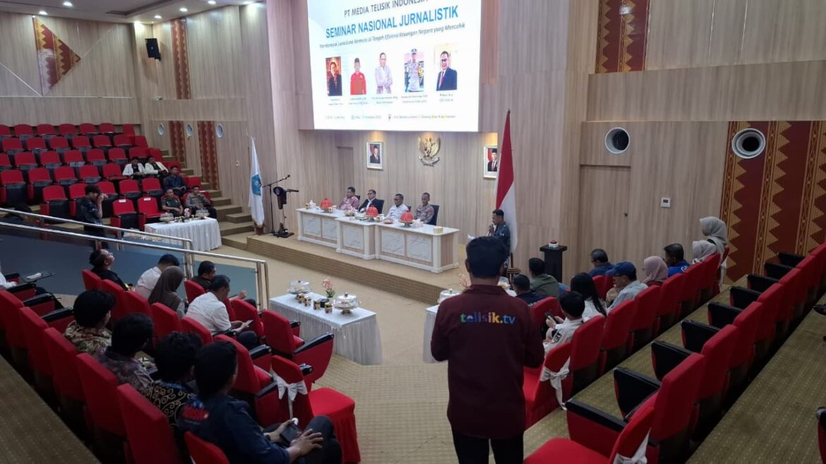 Seminar Nasional Jurnalistik, Kabid Humas Polda Sultra Bawakan Materi Membangun Jurnalisme Modern Yang Responsif dan Humanis*