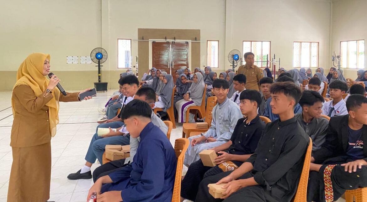Sinkronisasi Pelembagaan Pemenuhan Hak Anak Digelar Dinas P3A Enrekang di SMK 1 Alla dan Pesantren Darul Falah.