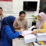 Kejari Gowa Telah Menaikan 1 Orang Saksi Jadi Tersangka Kasus Dugaan Korupsi Dana Bos SMP Negeri 1 Pallangga Kabupaten Gowa Kejari Gowa Telah Menaikan 1 Orang Saksi Jadi Tersangka Kasus Dugaan Korupsi Dana Bos SMP Negeri 1 Pallangga Kabupaten Gowa