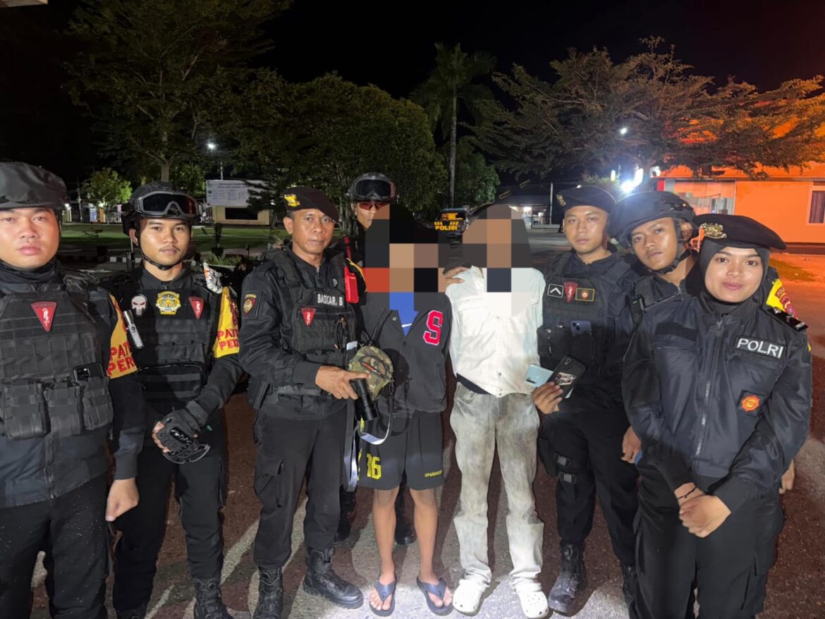 *Dit Samapta Polda Sultra Ringkus Dua Pelajar Bawa Belasan Paket Tembakau Gorila di Kendari*