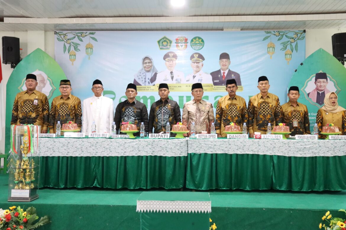 Bupati Wajo, Andi Rosman  Pembukaan Musabaqah Tilawatil Qur,an ( MTQ ) ke 35 di Aula Pompes As’diyah Lapongkoda di Hadiri Bupati dan Wakil Bupati Wajo