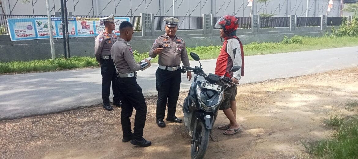 *Subdit Gakkum Ditlantas Polda Sultra Gelar Penindakan Humanis, 50 Pengendara Diberi Teguran di Kawasan Jl. Kolonel H. Abdul Amid*