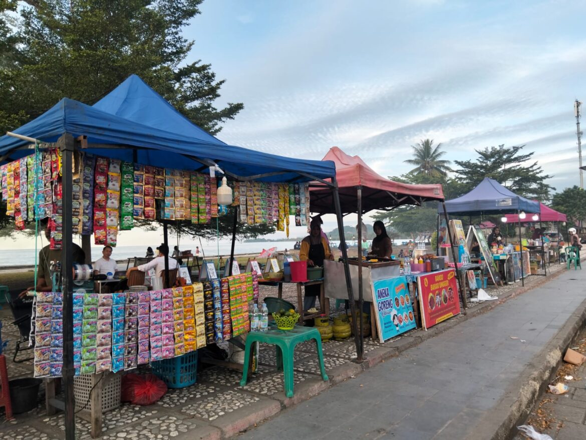 Beberapa UMKM Lokal Pasangkayu Keluhkan, Mahalnya Tarik Pembayaran Sewa Tenda di Alun-alun