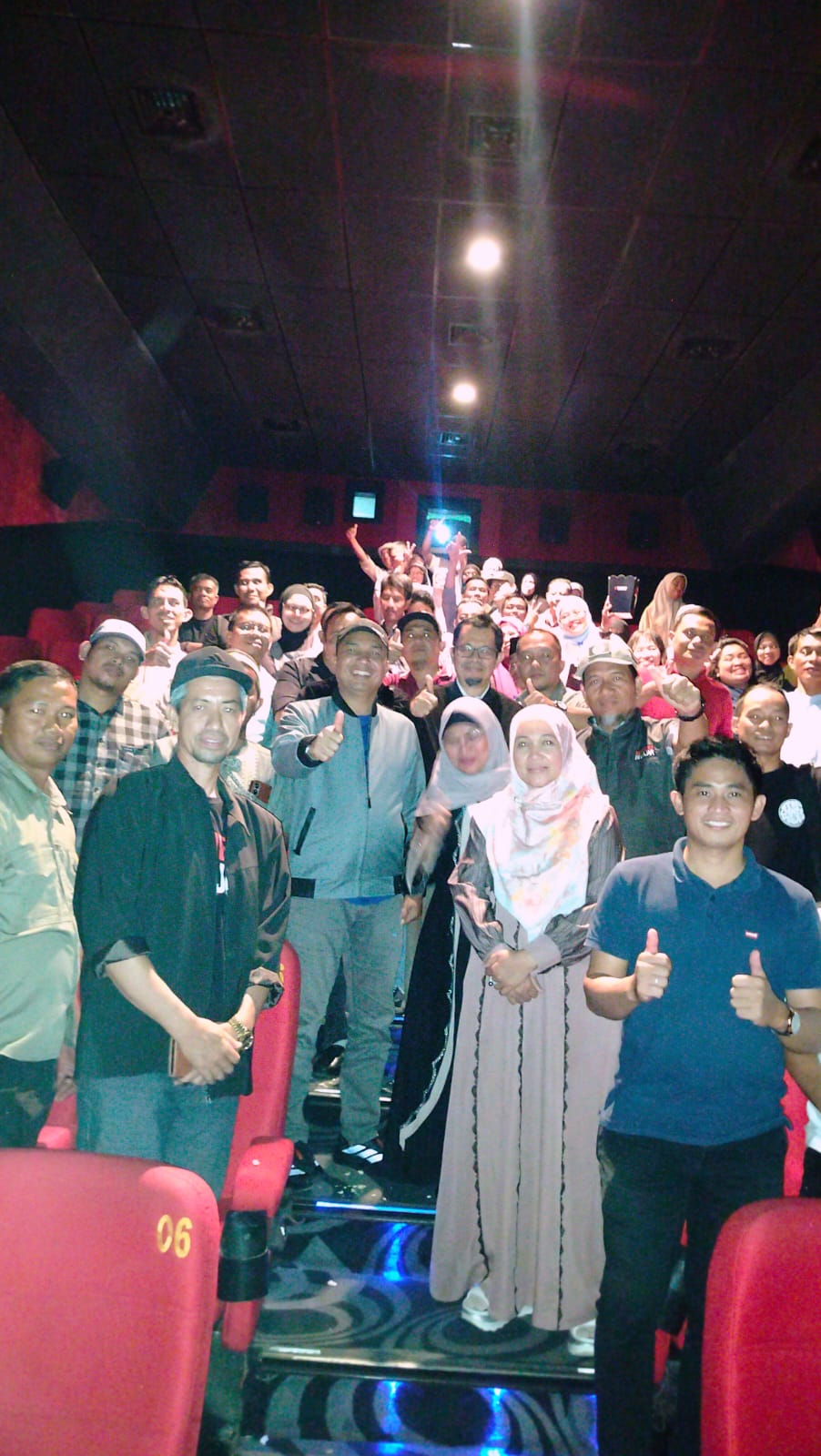 Ismaruddin Ketua PGRI Sangat Mengapresiasi, Kegiatan Nonton Bareng, Pendidikan ” Solata ” Bagi Guru Dan Pengurus PGRI, Yang Di Inisiasi Dan Di fasilitasi Bupati Luwu Utara.