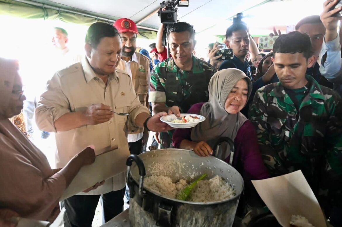 Presiden dan Kapolri Tiba di Aceh: Tinjau Lokasi Banjir dan Pemasangan Jembatan Bailey di Bireuen