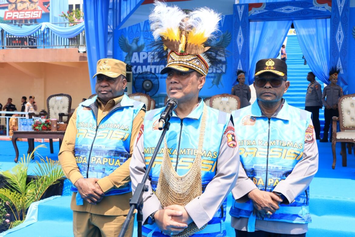 Wakapolri Tinjau UMKM, Bakes, dan Pembagian Perlengkapan Sekolah Usai Apel Mitra Kamtibmas di Papua