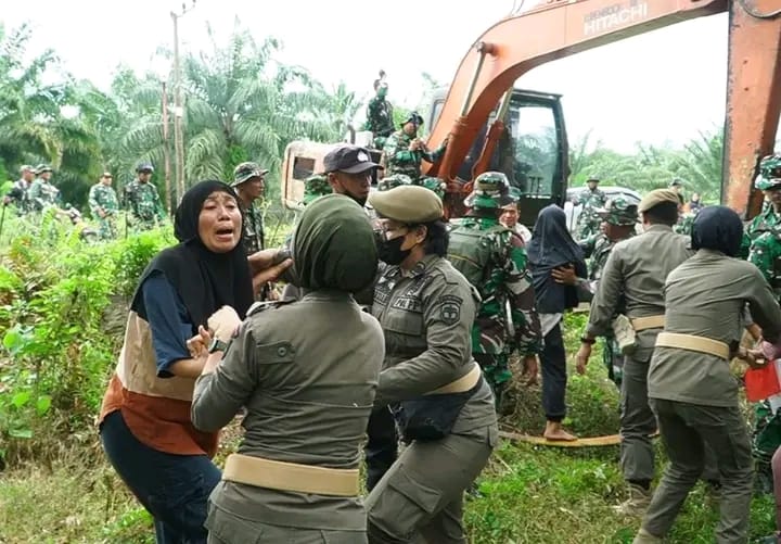 Bupati Luwu Utara Beri Sinyal, Bagi Masyarakat Yang Memiliki Bukti Kepemilikan Kuat Silakan Tempuh Jalur Hukum.