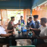 Sambil Ngopi di Warkop Pasyah, Kapolsek Pujananting Pererat Silaturahmi dengan PMI Sambil Ngopi di Warkop Pasyah, Kapolsek Pujananting Pererat Silaturahmi dengan PMI