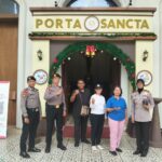 *Jelang Nataru 2025–2026, Polri Intensifkan Patroli Dialogis Amankan Gereja dan Objek Vital* *Jelang Nataru 2025–2026, Polri Intensifkan Patroli Dialogis Amankan Gereja dan Objek Vital*