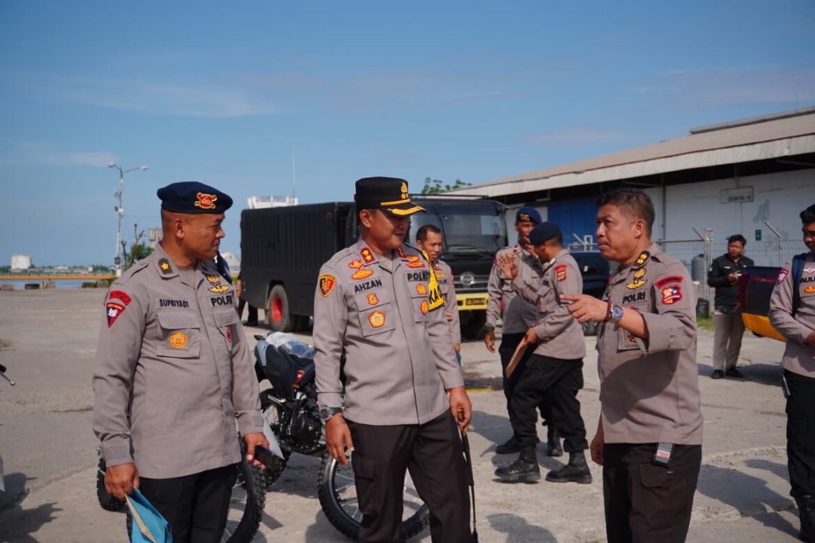 Kapal MV Egon Tiba di Pelabuhan Krueng Geukueh, Kapolres Lhokseumawe Terima Bantuan Polri