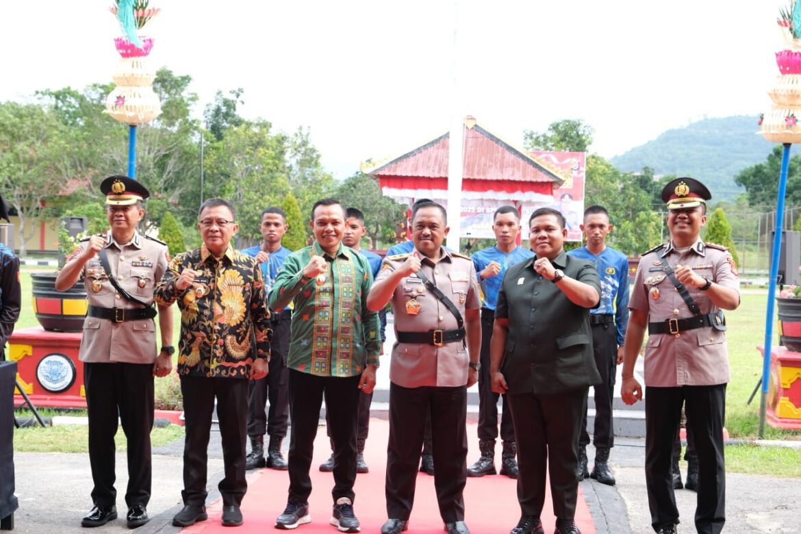 *Kapolda Sultra Tutup Pendidikan Pembentukan Bintara Polri TA 2025, 76 Bintara Remaja Resmi Dilantik*