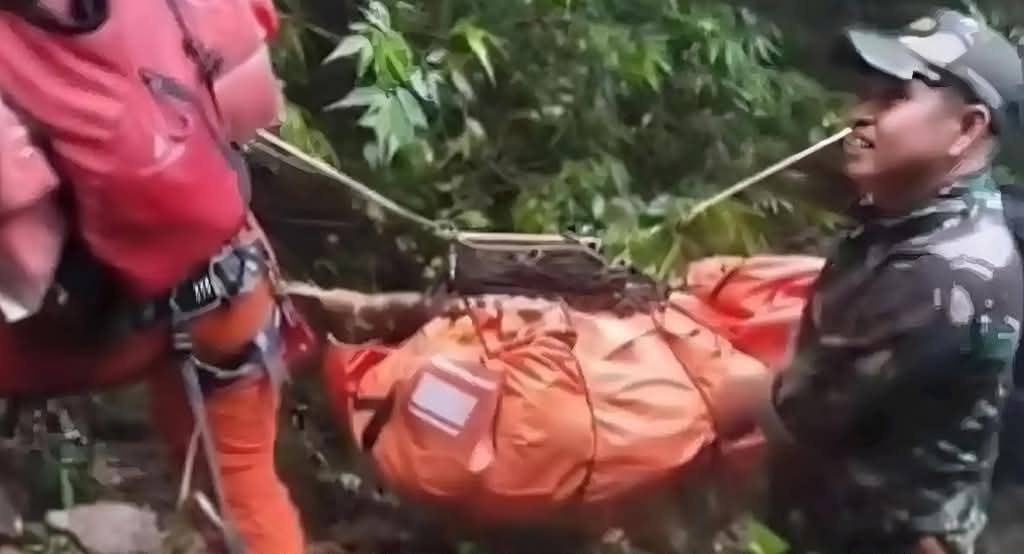 SIAPAKAH GERANGAN JENAZAH KETIGA YANG DITEMUKAN?