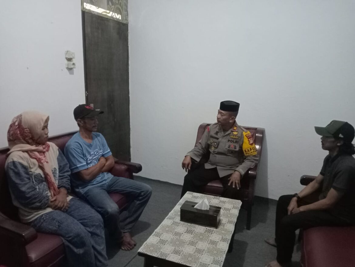 Kapolsek Pujananting Sambangi Korban Penganiayaan, Imbau Keluarga Tetap Tenang dan Percayakan Proses Hukum