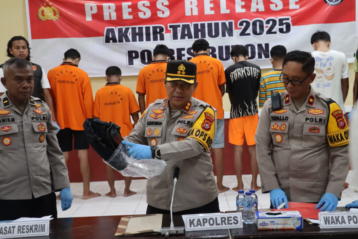 *Polres Buton Ungkap Motif Penganiayaan Remaja di Nambo, Tujuh Pelaku Diamankan*