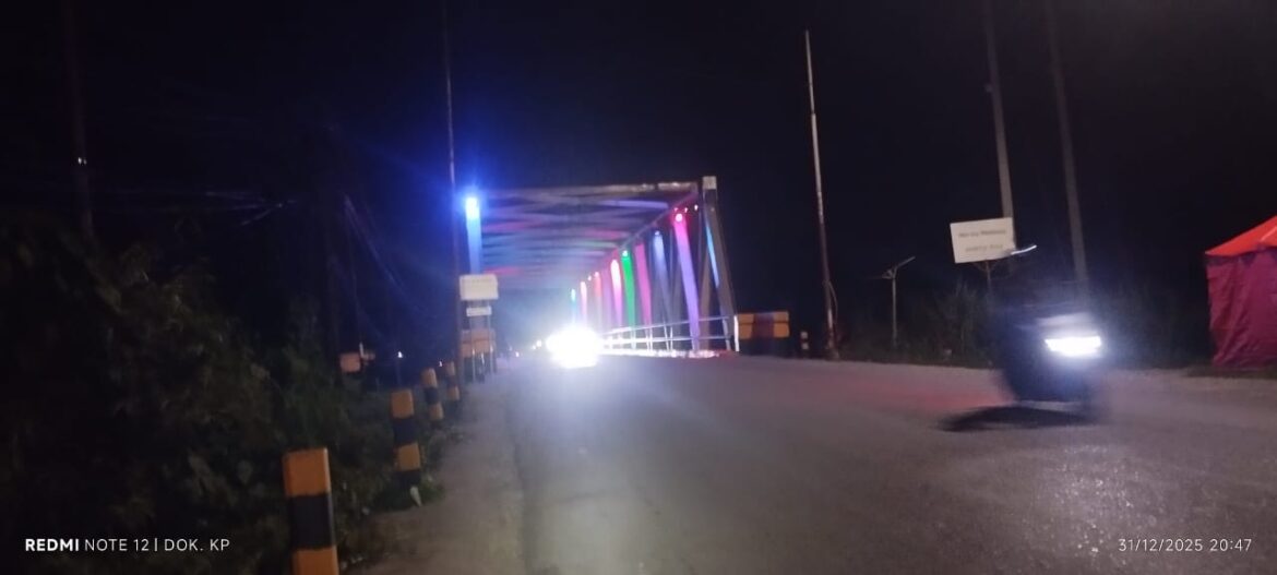 Menyambut Malam Pergantian Tahun Baru 2026, Lampu Jembatan Baloli dan Bundaran Smart Kota Pasangkayu di Percantik