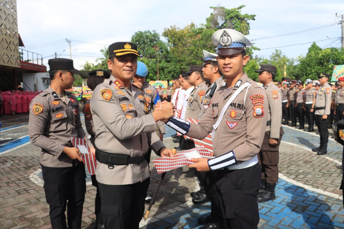 Kapolres Barru Beri Reward 14 Personel Bintara di Akhir Tahun 2025, Ini Daftarnya