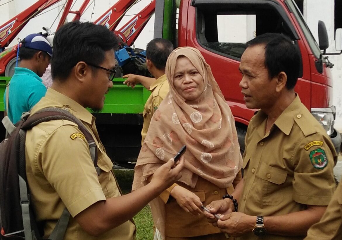 Di Penghujung Tahun, Dinas Pertanian Lutra Kembali Salurkan Bantuan Benih Padi di 58 Poktan.