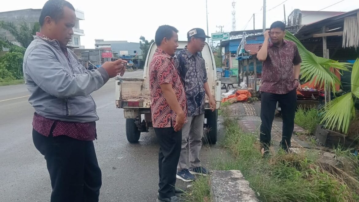 Kadis PUPR Pasangkayu Turun Langsung Pantau Drainase Kota Usai Hujan Deras
