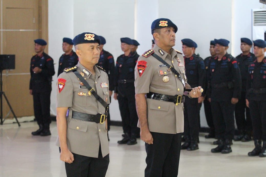 *Sertijab Dansat Brimob Polda Sultra, Kombes Sugianto Marweki Digantikan Teknisi Jibom Dari Korbrimob Polri*