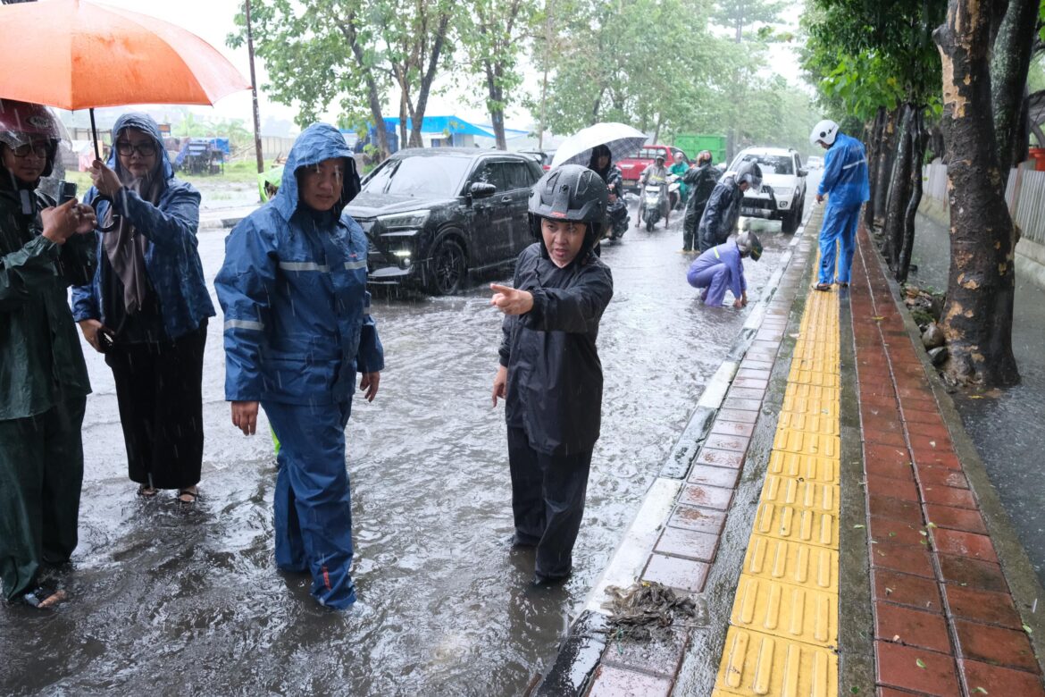 Bupati Gowa Cek Langsung Titik Genangan Air Rawan Banjir di Somba Opu