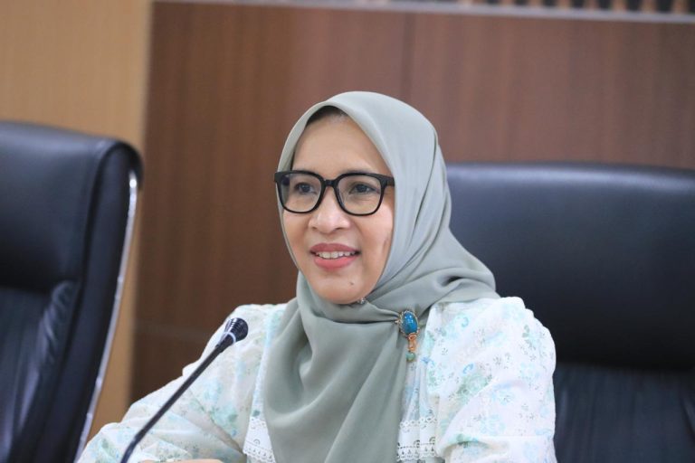 Profil Hj. Andi Syarifah Muhaeminah, SE, M.Si Makole Baebunta ke-36. Sebagai Pemangku Adat di Tanah Luwu.