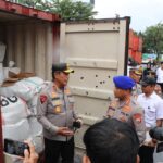 ​Wujud Kepedulian Polri, Polda Sulsel Kirim 10 Ton Ikan Kering untuk Korban Bencana di Aceh