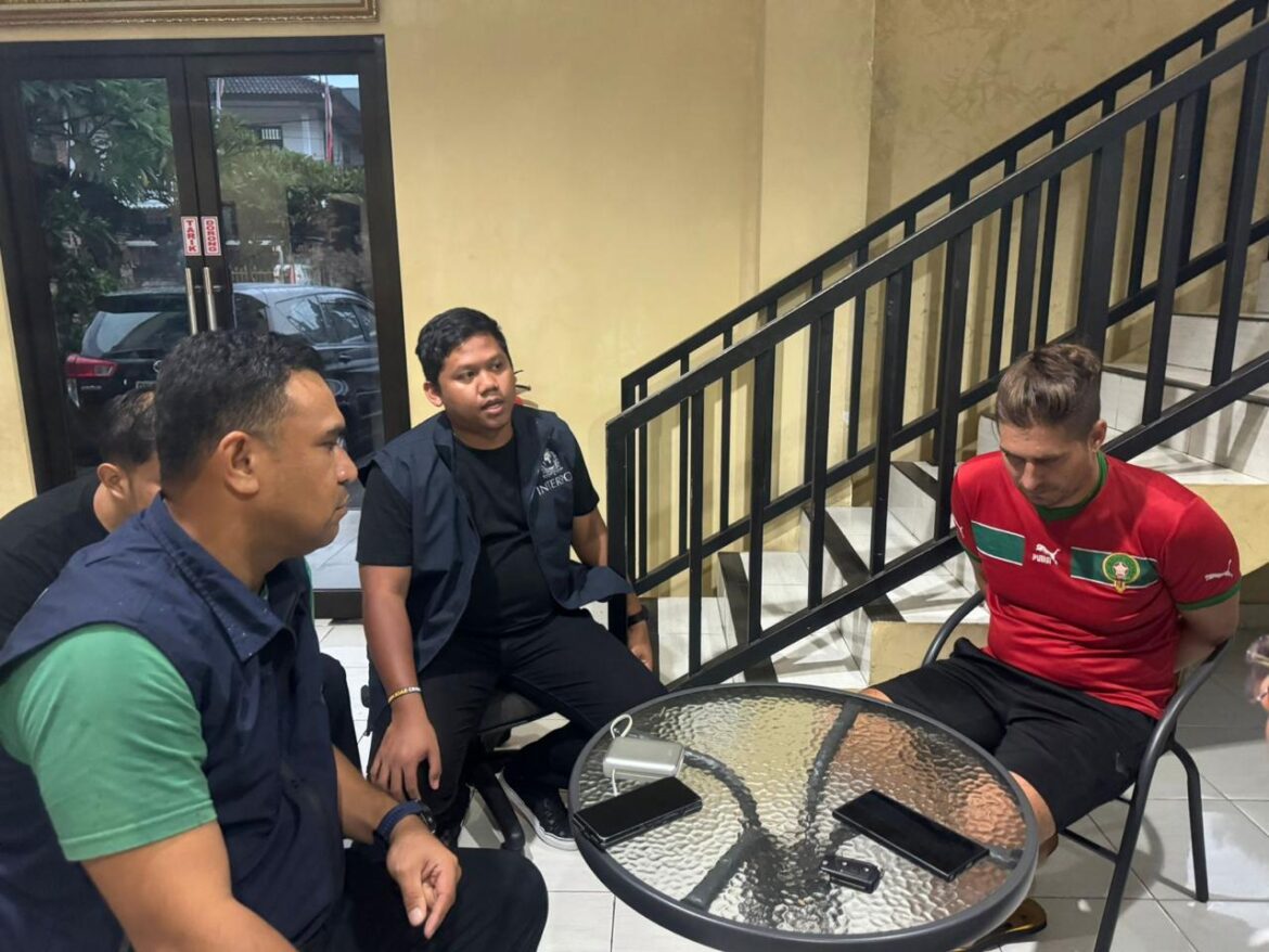 Polri Berhasil Menangkap Seorang Buronan Internasional Paling Dicari di Eropa Asal Rumania