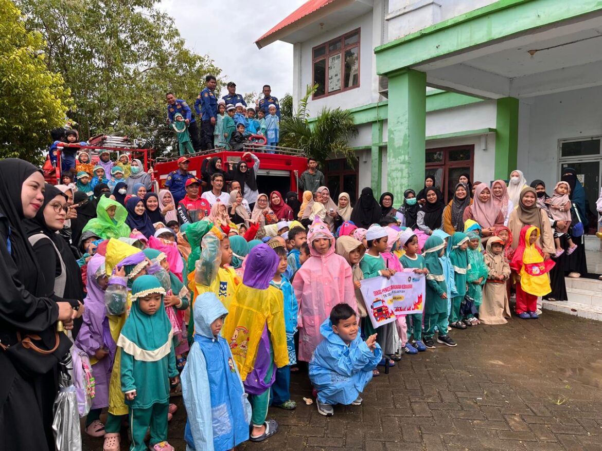 ​Edukasi Sejak Dini, Ratusan Murid TK Islam Wahdah Islamiyah Sambangi Kantor Satpol-PP Damkar dan Penyelamatan Kab.Barru