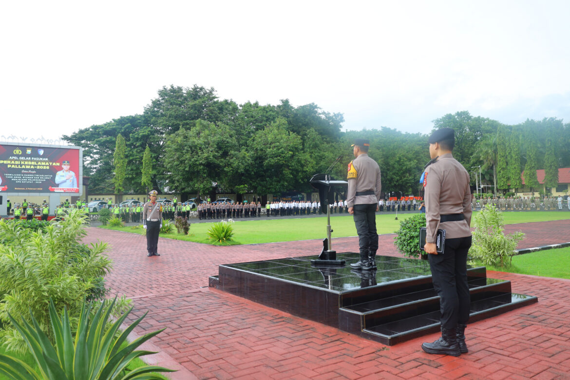 *Wakapolda Sulsel Pimpin Apel Gelar Pasukan Operasi Keselamatan Pallawa 2026*