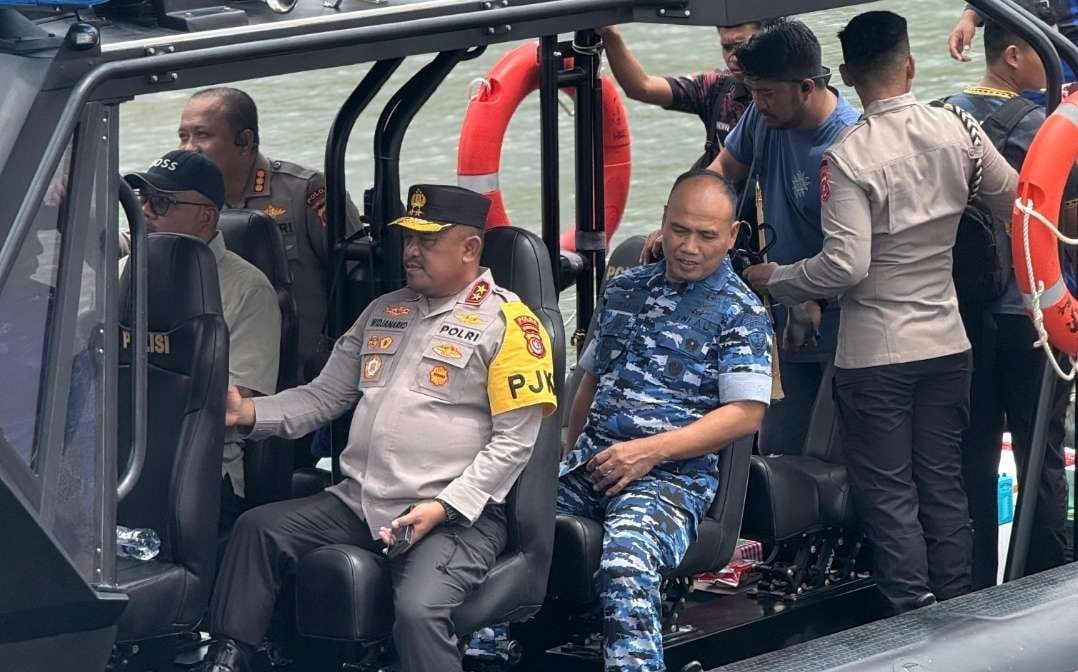 Kapolda Sulawesi Tenggara Bersama Ketua DPRD Sultra, Direktur Polairud Polda Sultra, dan Komandan Lanud Haluoleo Kendari, Melakukan Patroli Laut