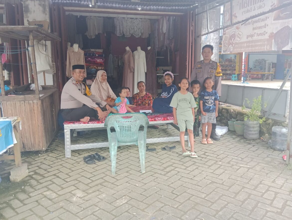 Menyapa Hati di Pasar Doi-Doi, Kala Kapolsek Pujananting Melebur Tanpa Sekat Bersama Warga