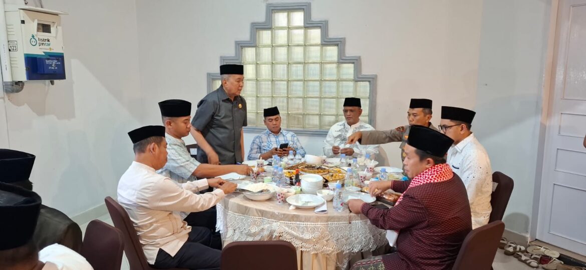 Hangatkan Ramadan, Ketua DPRD Wajo Jadikan Bukber di Rujab Momentum Perkuat Sinergi