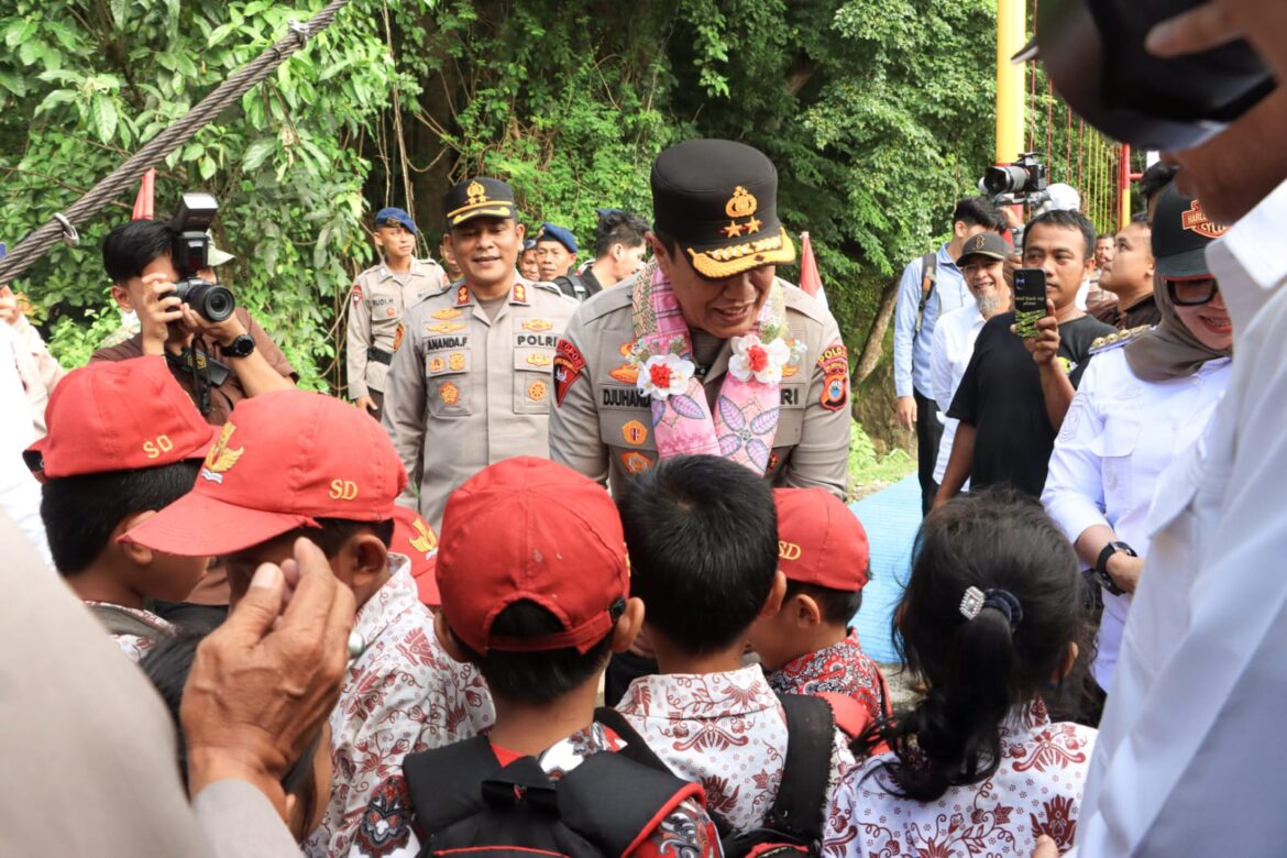Dampingi Kapolda Sulsel, Kapolres Barru: Jembatan Gineung Pratidina Wujud Nyata Polri Hadir untuk Masyarakat