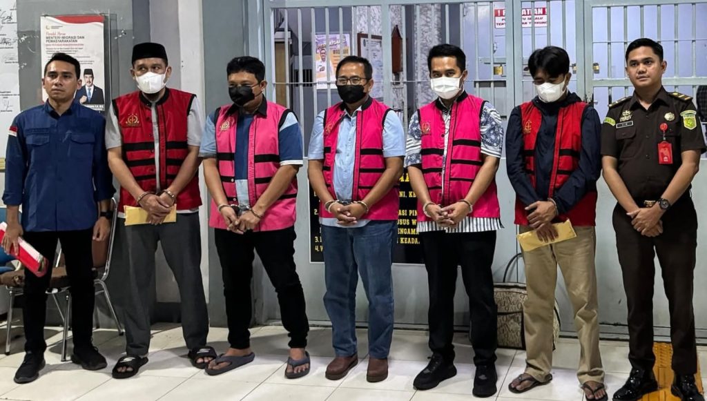 Suami Mantan Bupati Luwu Utara Resmi Ditahan Kejari, Buntut Uang Fee Proyek Program Irigasi